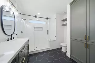 1139 W Gardner St, Houston, TX 77009 - Photo 13