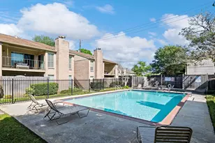 700 Thicket Ln, Houston, TX 77079 - Photo 9