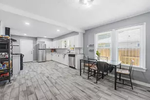 9330 E Avenue L, Houston, TX 77012 - Photo 9