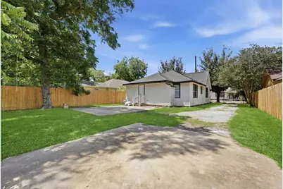 9330 E Avenue L, Houston, TX 77012 - Photo 23