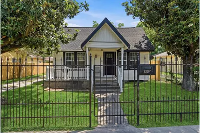 9330 E Avenue L, Houston, TX 77012 - Photo 3