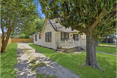9330 E Avenue L, Houston, TX 77012 - Photo 5