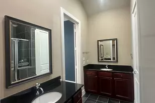 1715 W 24th St, Houston, TX 77008 - Photo 11