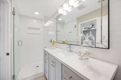 10207 Oakpoint Drive, Houston, TX 77043 - Photo 35