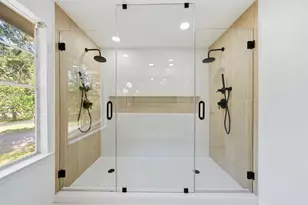 82 N Apple Springs Cir, The Woodlands, TX 77382 - Photo 3