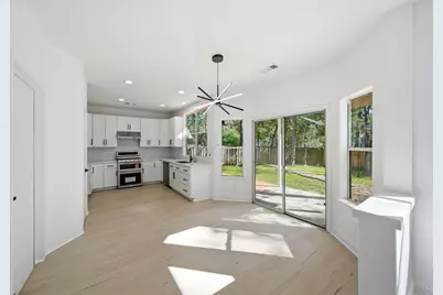 82 N Apple Springs Circle, The Woodlands, TX 77382 - Photo 13