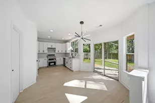 82 N Apple Springs Cir, The Woodlands, TX 77382 - Photo 13