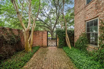2219 Dickey Place, Houston, TX 77019 - Photo 7
