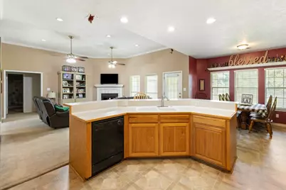 544 Meadow Lane, Winnie, TX 77665 - Photo 17