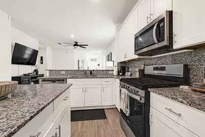 10722 Cashew Run Lane, Houston, TX 77075 - Photo 9