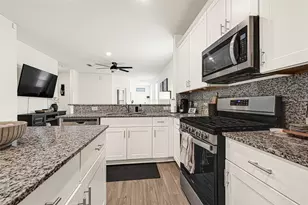 10722 Cashew Run Ln, Houston, TX 77075 - Photo 9