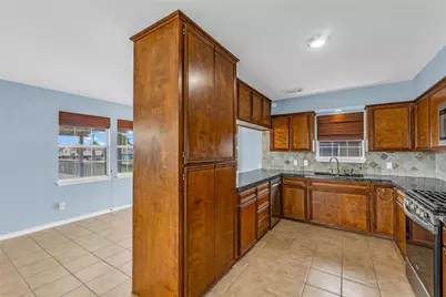 16526 Nassau Way, Jamaica Beach, TX 77554 - Photo 11