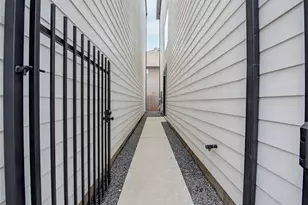861 Fisher St, Houston, TX 77018 - Photo 3