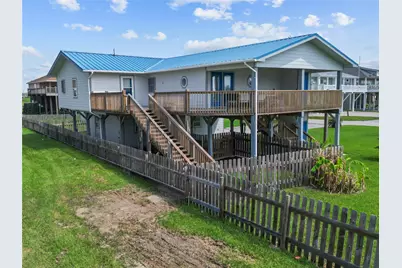 817 Westview, Crystal Beach, TX 77650 - Photo 17