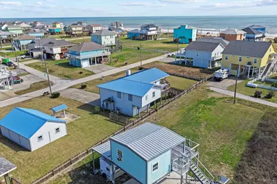 817 Westview, Crystal Beach, TX 77650 - Photo 25