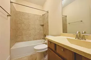 8812 Ashbloom Ln, Houston, TX 77080 - Photo 17