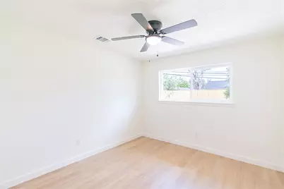 3906 Knotty Oaks Trail, Houston, TX 77045 - Photo 17