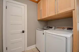 9614 Val Verde St, Houston, TX 77063 - Photo 19