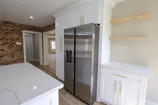 136 Talisman St, Lake Jackson, TX 77566 - Photo 23