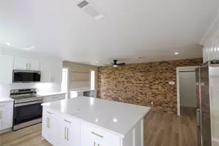 136 Talisman St, Lake Jackson, TX 77566 - Photo 27