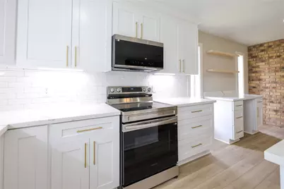 136 Talisman Street, Lake Jackson, TX 77566 - Photo 25