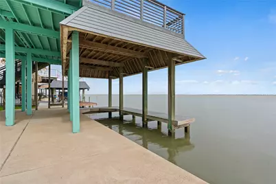 407 Isles End Road Road, Tiki Island, TX 77554 - Photo 33