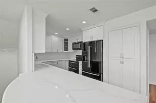 407 Isles End Road Rd, Tiki Island, TX 77554 - Photo 11