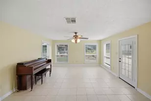 1017 Buescher Rd, Columbus, TX 78934 - Photo 11