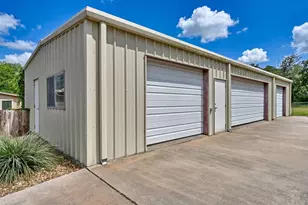 1017 Buescher Rd, Columbus, TX 78934 - Photo 29