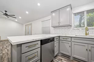 5803 Greencraig Dr, Houston, TX 77035 - Photo 11