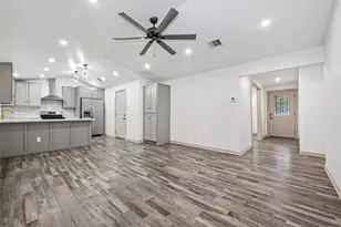 5803 Greencraig Dr, Houston, TX 77035 - Photo 5