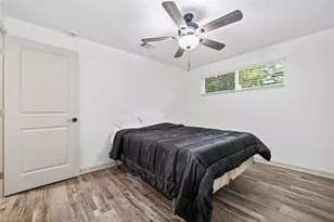 5803 Greencraig Dr, Houston, TX 77035 - Photo 19