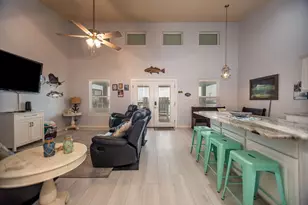 1402 W Commerce St, Port O'Connor, TX 77982 - Photo 21