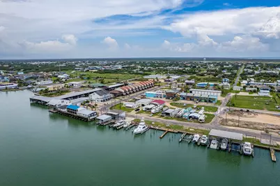 1402 W Commerce Street #2, Port O'Connor, TX 77982 - Photo 7