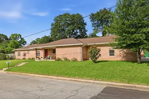 1002 Washington St, Brenham, TX 77833 - Photo 23