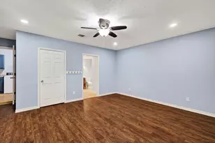 1002 Washington St, Brenham, TX 77833 - Photo 5