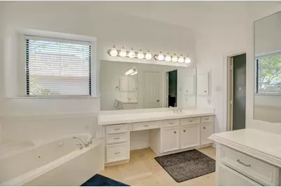 301 Winding Oak Lane S, League City, TX 77573 - Photo 17