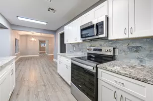 205 Morningside Dr, Friendswood, TX 77546 - Photo 9