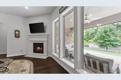 2073 Brookmont Drive, Conroe, TX 77301 - Photo 9