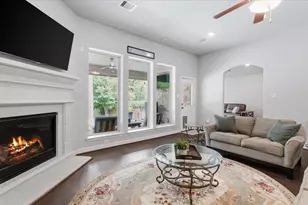 2073 Brookmont Dr, Conroe, TX 77301 - Photo 7