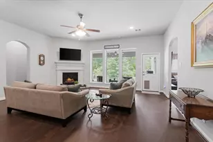 2073 Brookmont Dr, Conroe, TX 77301 - Photo 5