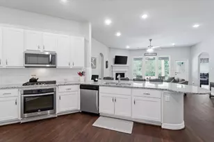 2073 Brookmont Dr, Conroe, TX 77301 - Photo 15