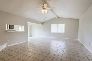 9819 Kiwi Ln, Conroe, TX 77385 - Photo 3