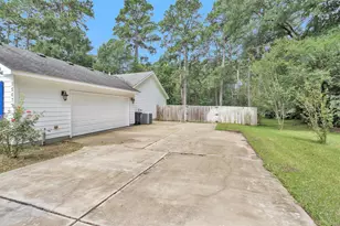 15677 Corinthian Way, Willis, TX 77318 - Photo 27