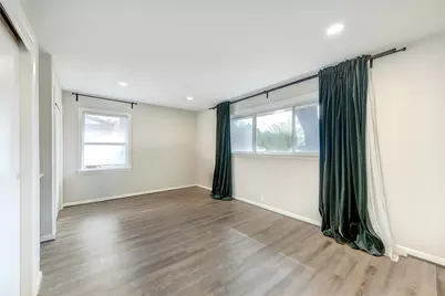 6026 Clarewood Drive, Houston, TX 77081 - Photo 19