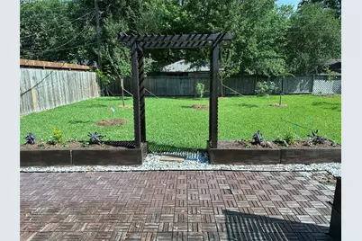 6026 Clarewood Drive, Houston, TX 77081 - Photo 3