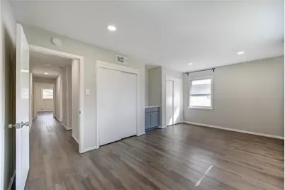 6026 Clarewood Drive, Houston, TX 77081 - Photo 21