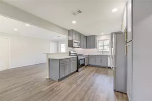 6026 Clarewood Dr, Houston, TX 77081 - Photo 7