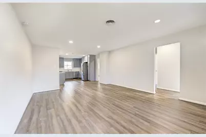 6026 Clarewood Drive, Houston, TX 77081 - Photo 5