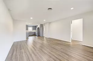 6026 Clarewood Dr, Houston, TX 77081 - Photo 5